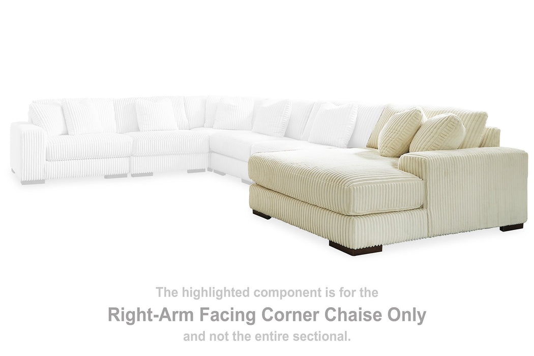 Lindyn 3-Piece Sectional with Chaise