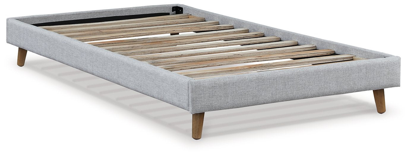 Tannally Upholstered Bed