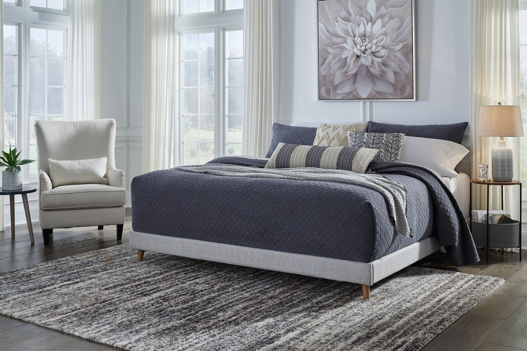 Tannally Upholstered Bed