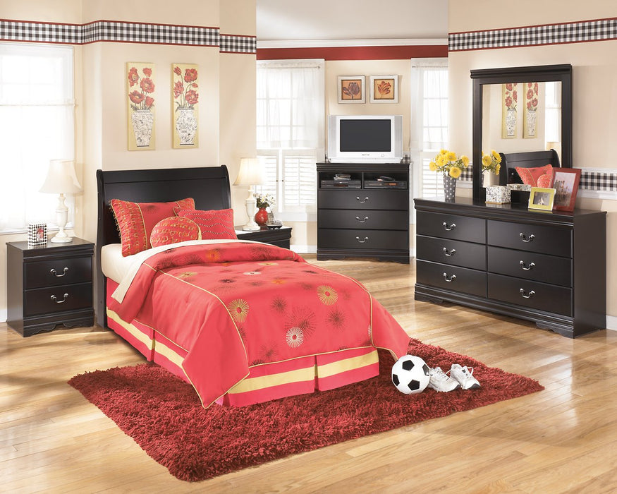 Huey Vineyard Bedroom Set