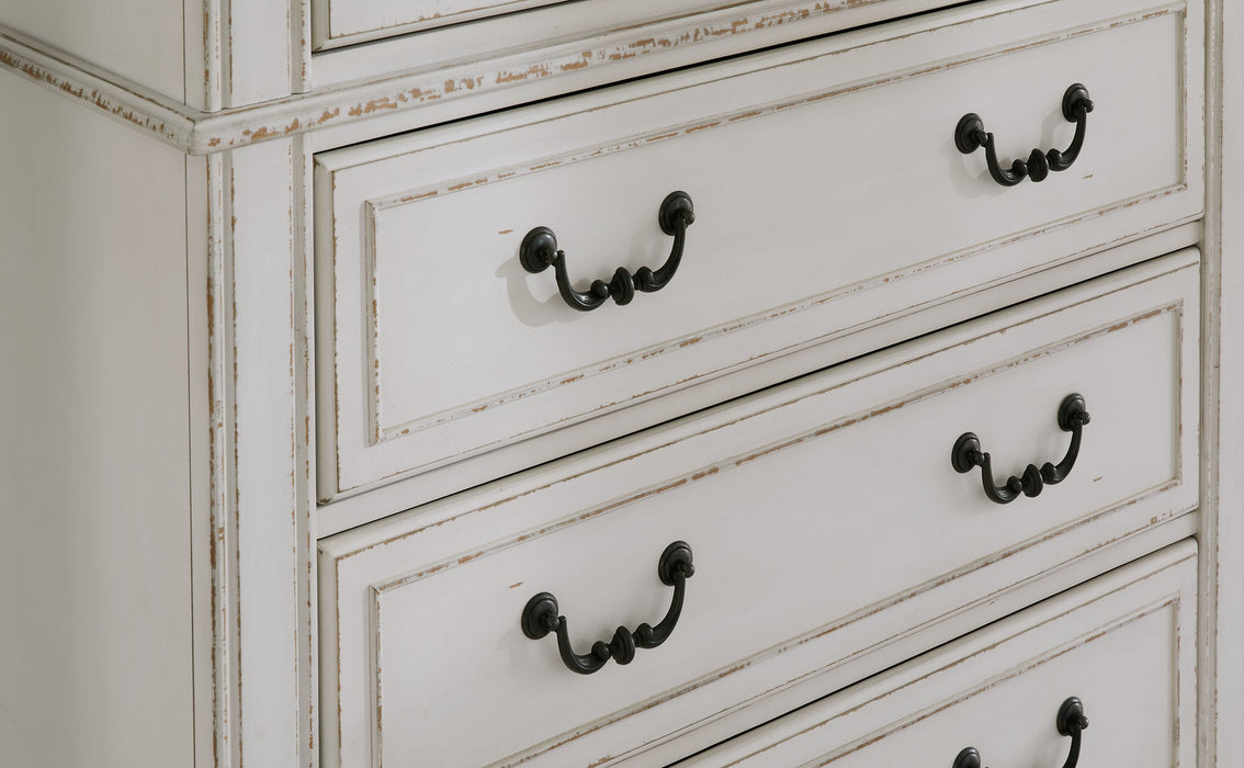 Brollyn Chest of Drawers