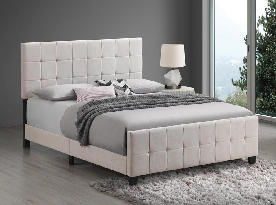 G305952 Queen Bed