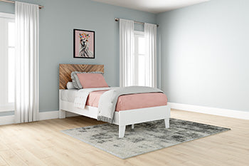 Piperton Panel Bed