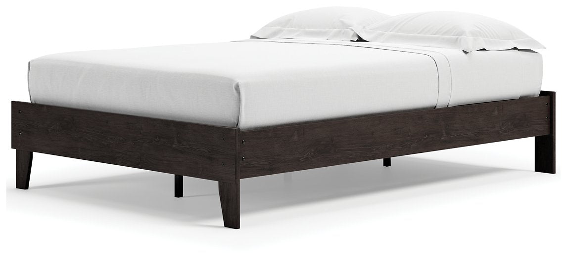 Piperton Panel Bed