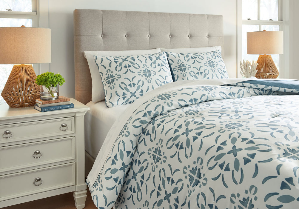 Adason Comforter Set