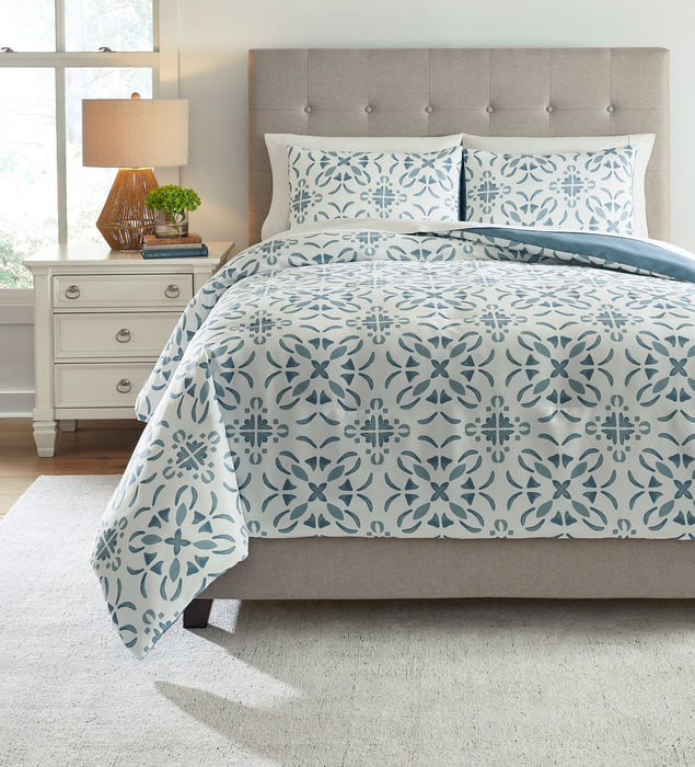 Adason Comforter Set