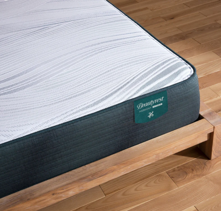 Queen FLOOR MODEL Simmons BeautyRest Harmony Hybrid Plush Mattress