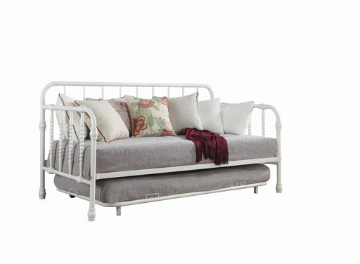 Traditional White Metal Daybed image