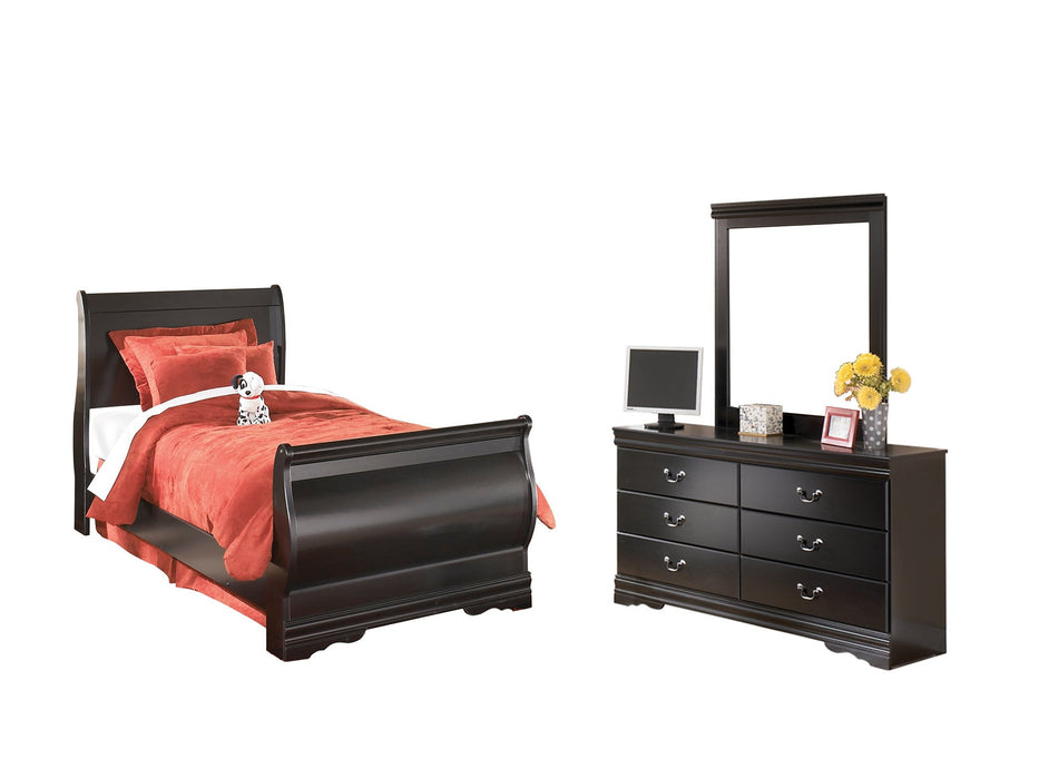 Huey Vineyard Bedroom Set image